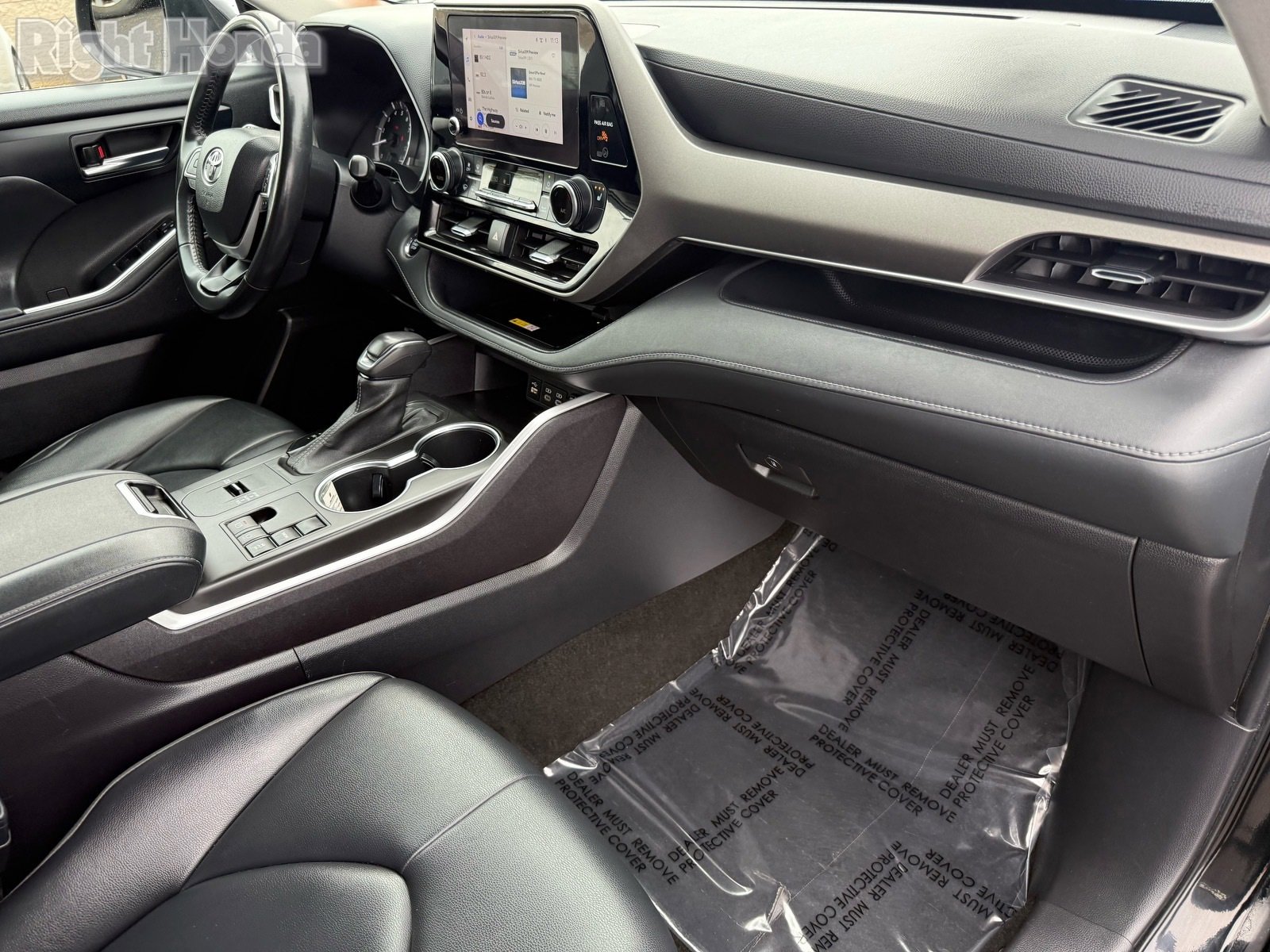 Used 2023 Toyota Highlander XLE image 29