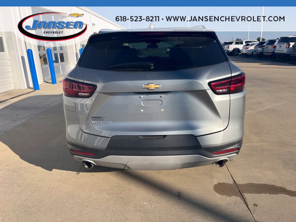 Used 2023 Chevrolet Blazer LT w/ Convenience Package FWD image 5