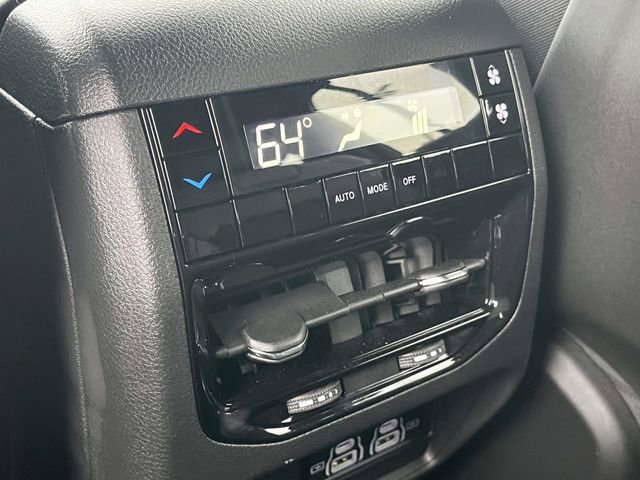 Used 2025 Jeep Grand Cherokee L Altitude AWD/4WD image 21