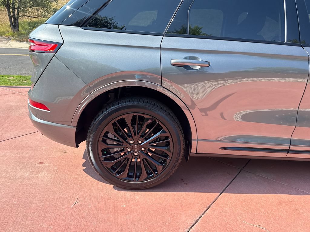 Certified 2025 Lincoln Corsair AWD w/ Equipment Group 101A image 34