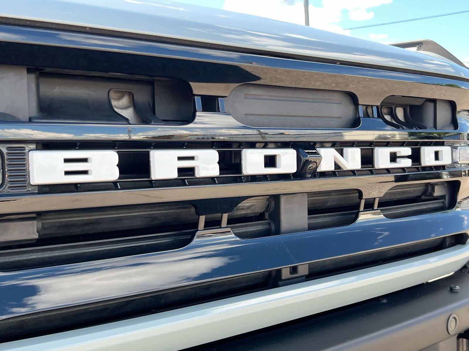 Used 2023 Ford Bronco Outer Banks w/ Sasquatch Package AWD/4WD image 12