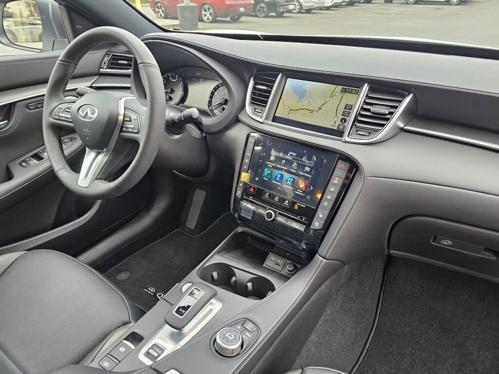 New 2025 INFINITI QX55 Essential image 10