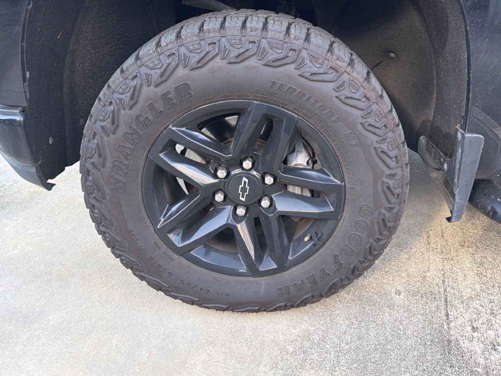 Used 2021 Chevrolet Silverado 1500 Custom Trail Boss w/ Midnight Edition AWD/4WD image 11