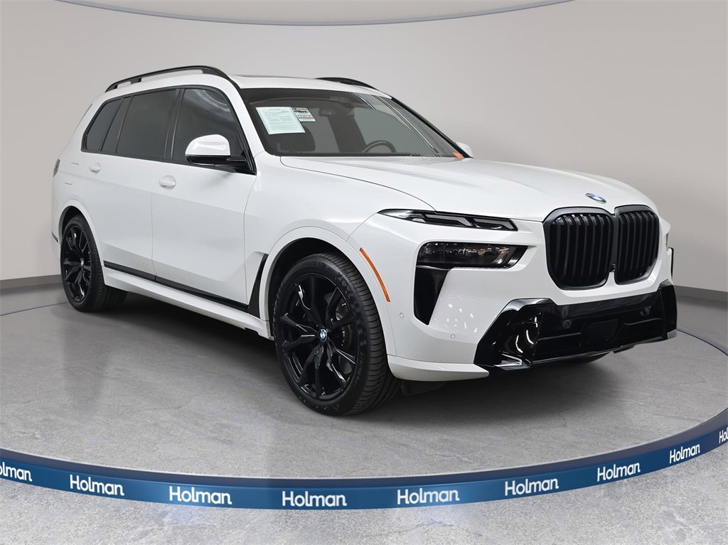 Used 2023 BMW X7 xDrive40i w/ M Sport Package image 3