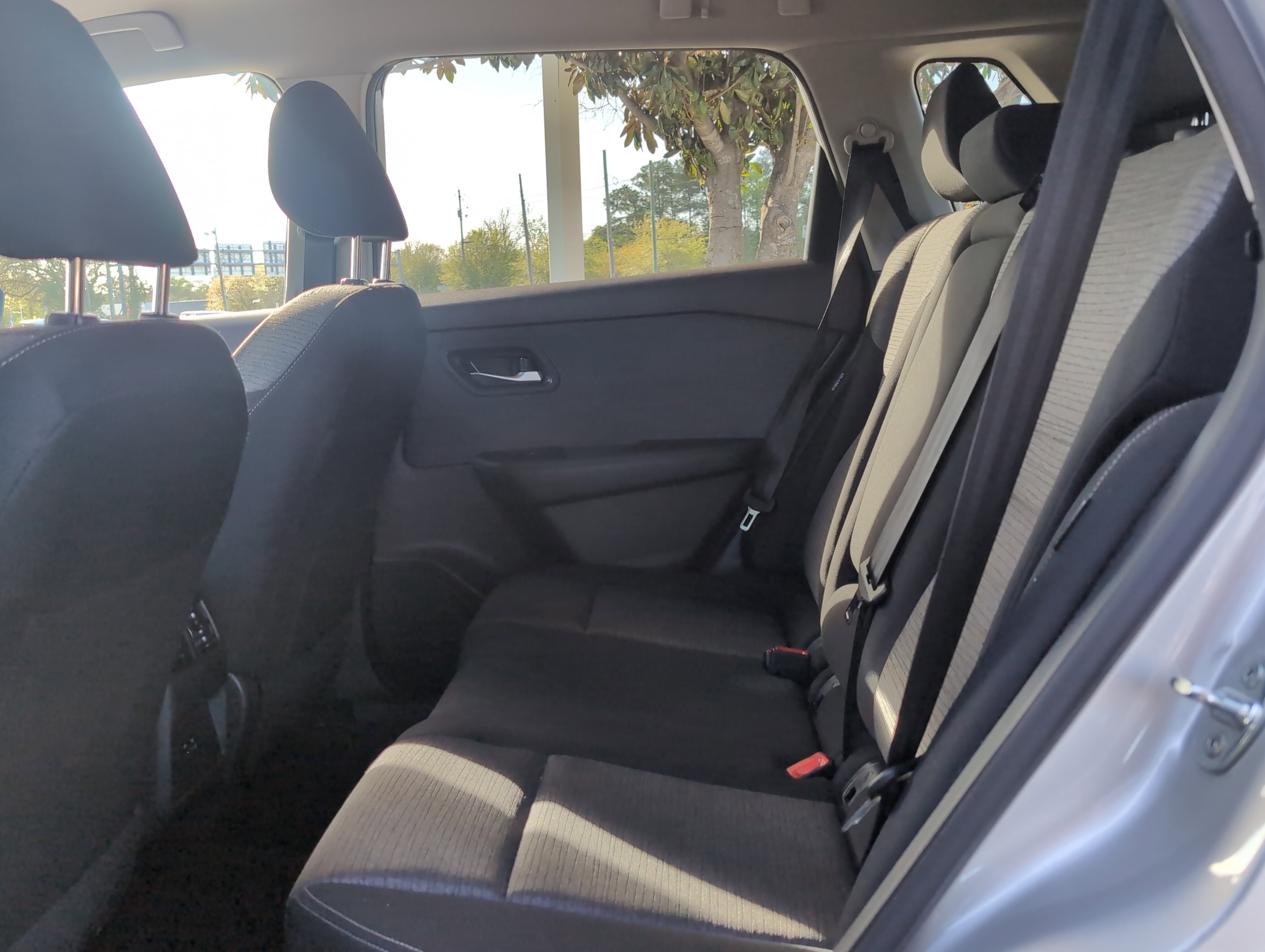 Used 2023 Nissan Rogue SV AWD/4WD image 29