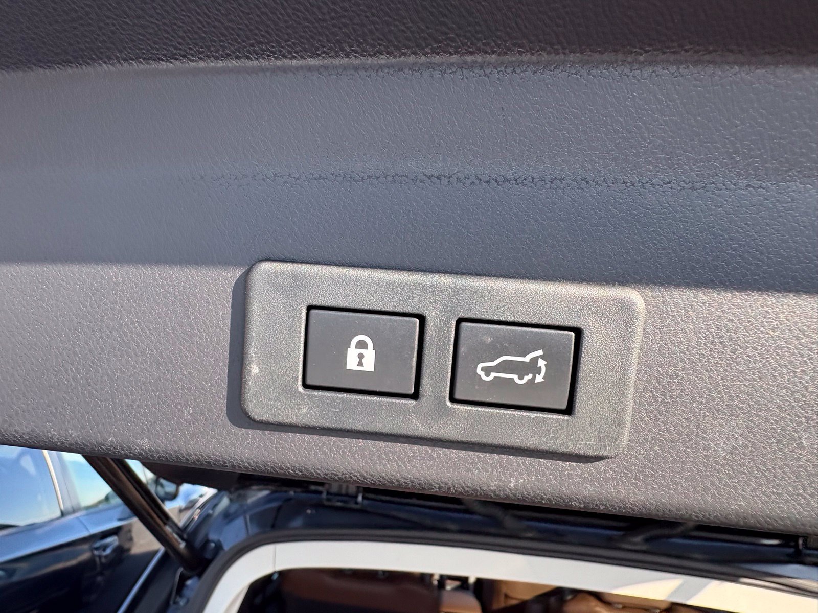 Used 2023 Subaru Ascent Touring AWD/4WD image 9