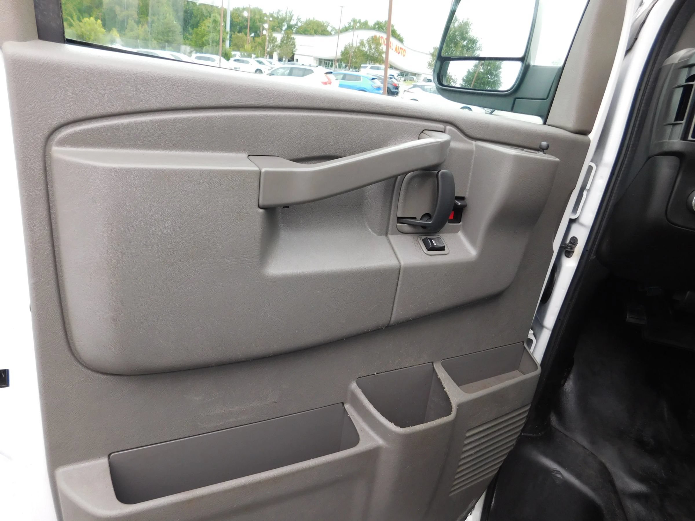 Used 2020 Chevrolet Express 2500 w/ Driver Convenience Package RWD image 17