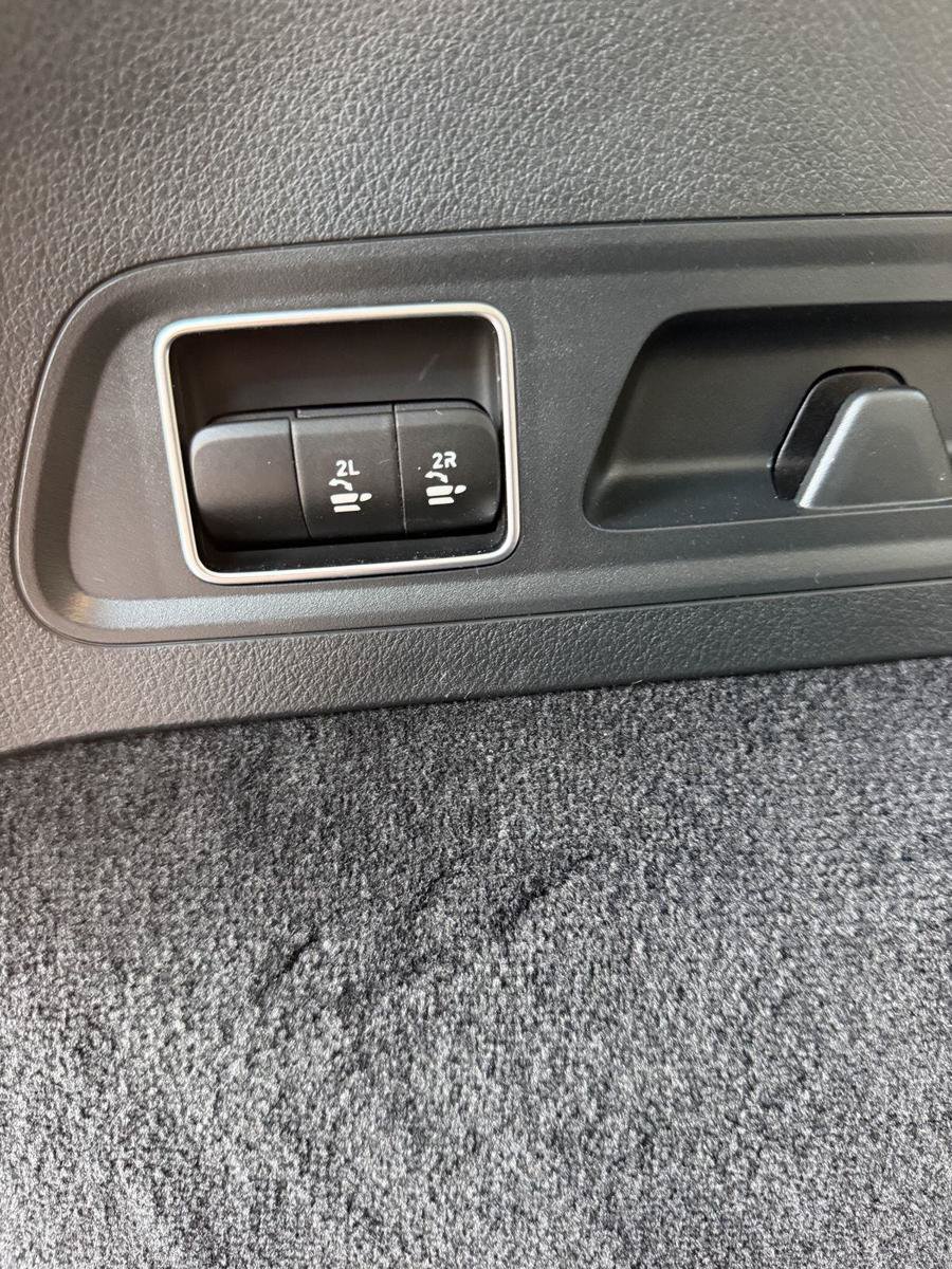 Used 2024 Mercedes-Benz GLS 450 4MATIC image 35