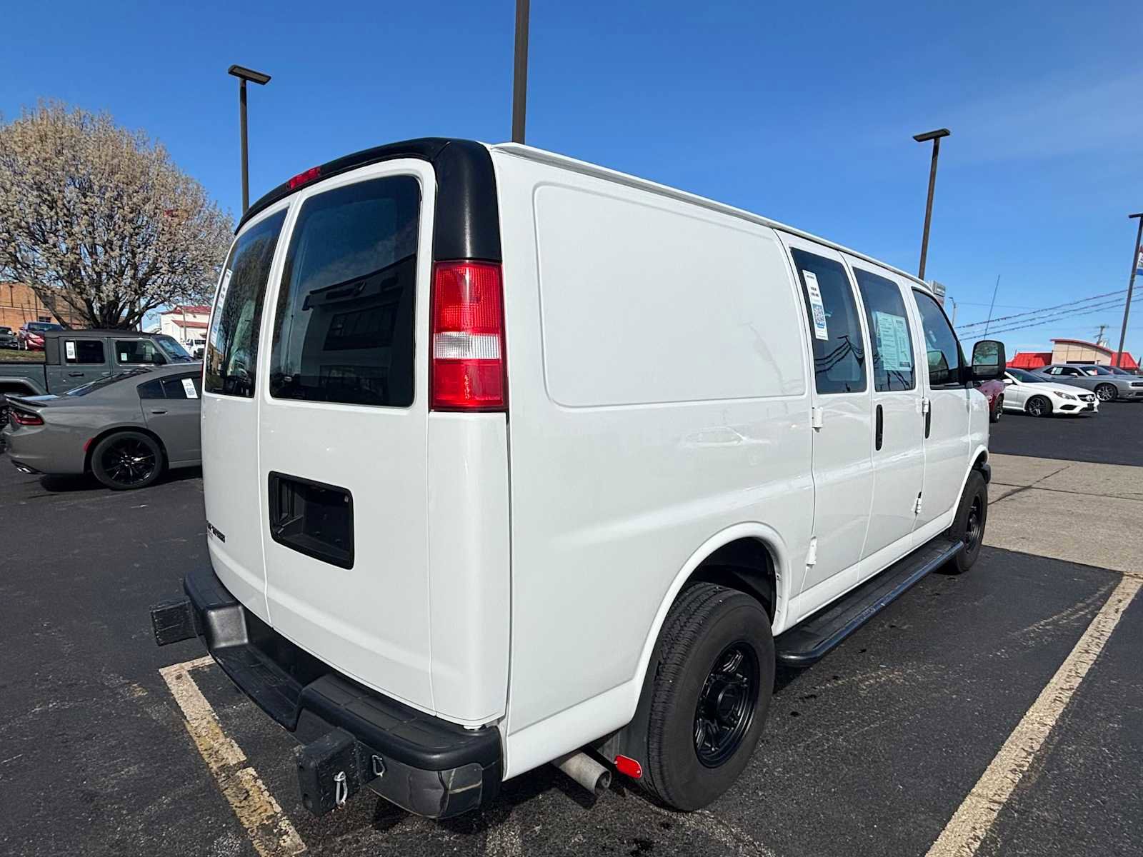 Used 2022 Chevrolet Express 2500 w/ Driver Convenience Package RWD image 5
