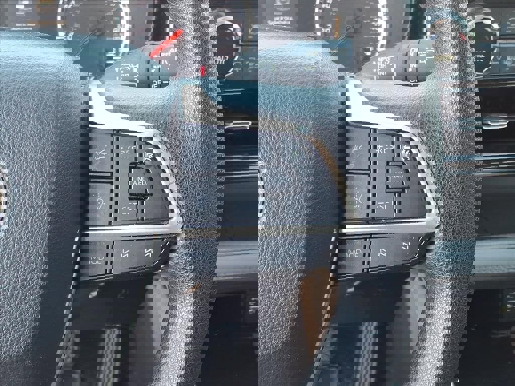 Used 2022 Toyota Highlander L image 18