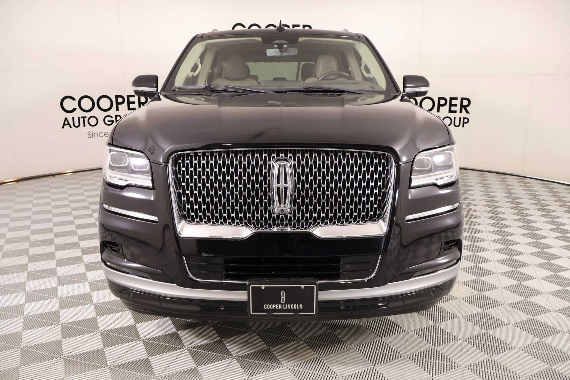 Used 2022 Lincoln Navigator Reserve image 9