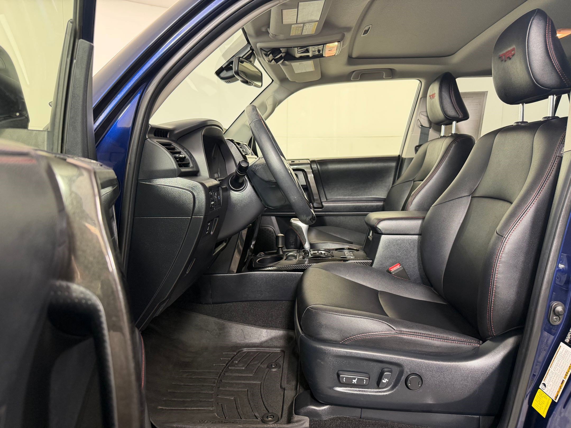 Used 2021 Toyota 4Runner TRD Off-Road Premium w/ Moonroof Package AWD/4WD image 4