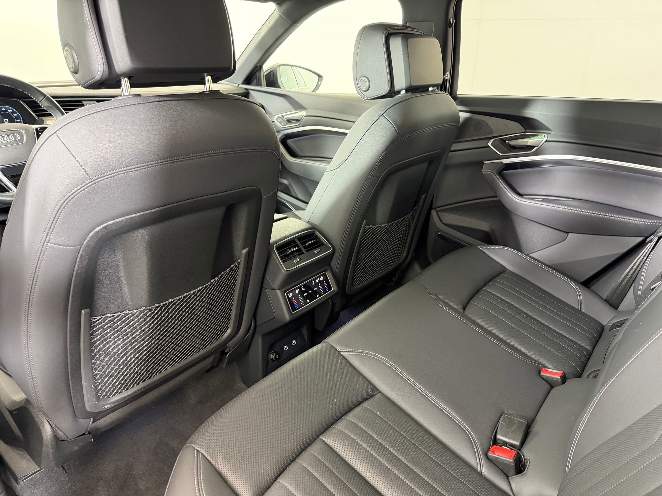 Used 2024 Audi Q8 e-tron Premium Plus w/ Premium Plus Package image 23