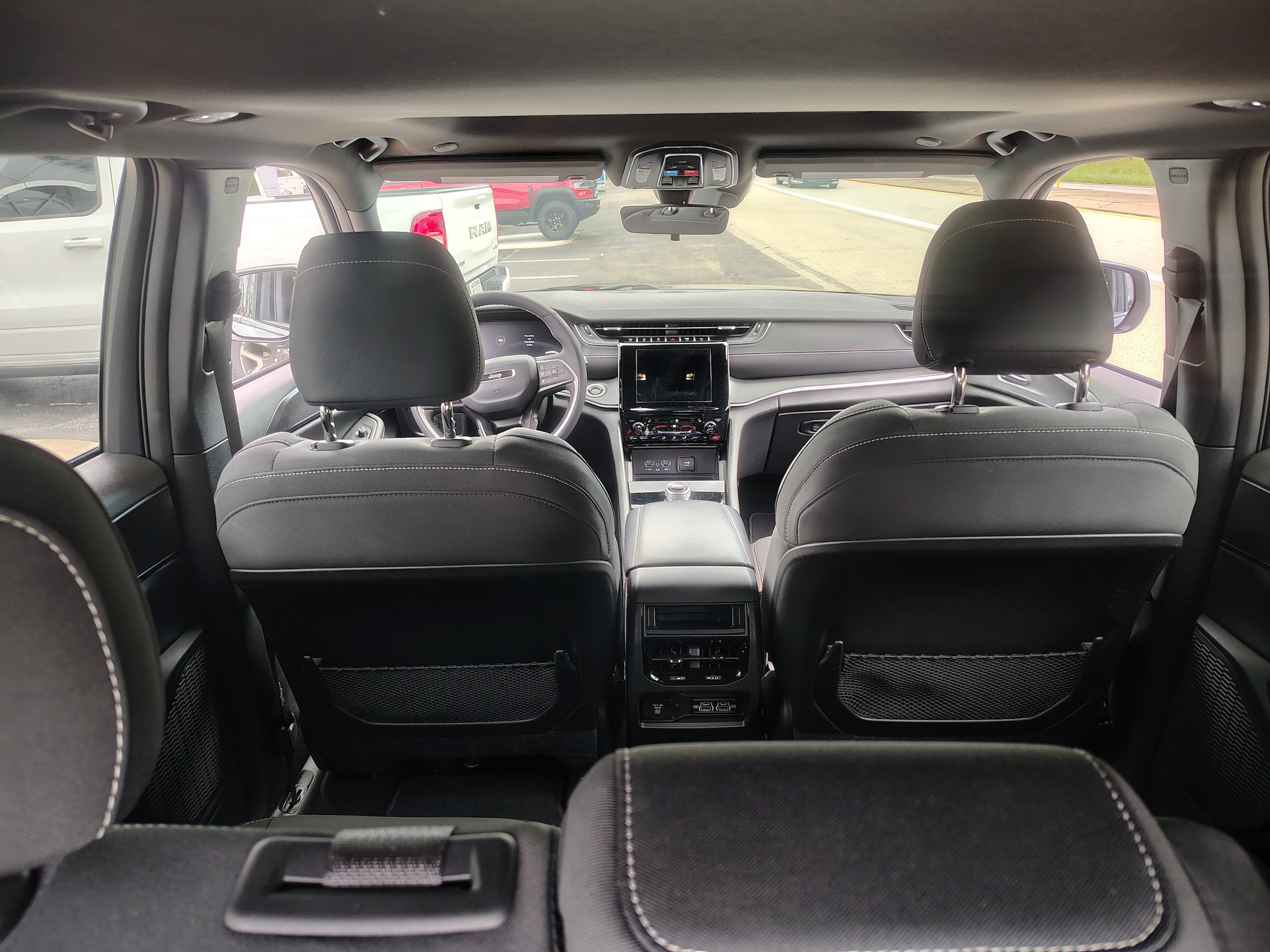Certified 2025 Jeep Grand Cherokee Laredo X w/ Luxury Tech Group I AWD/4WD image 12