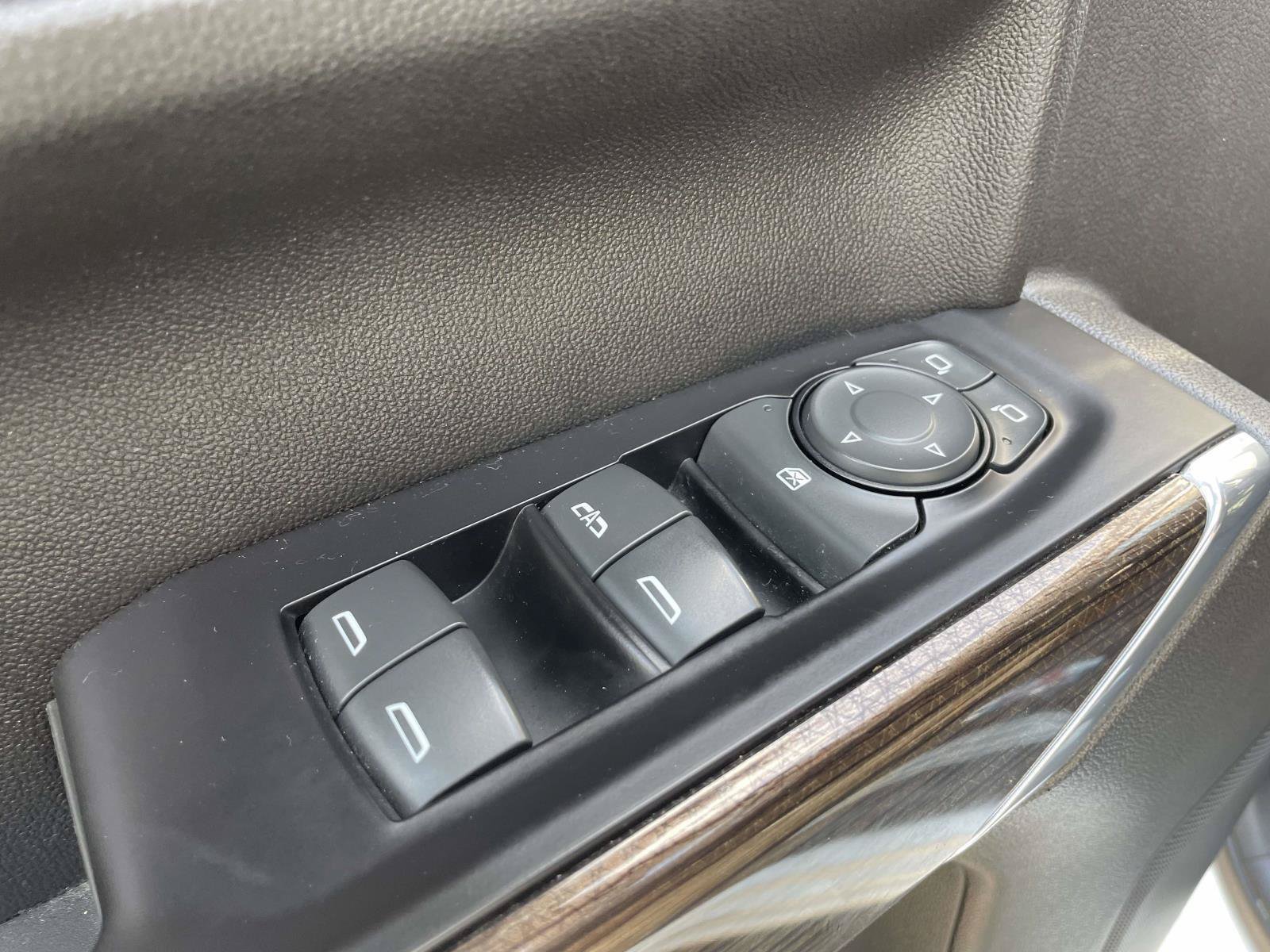 Used 2020 Chevrolet Silverado 1500 LT w/ All-Star Edition AWD/4WD image 6