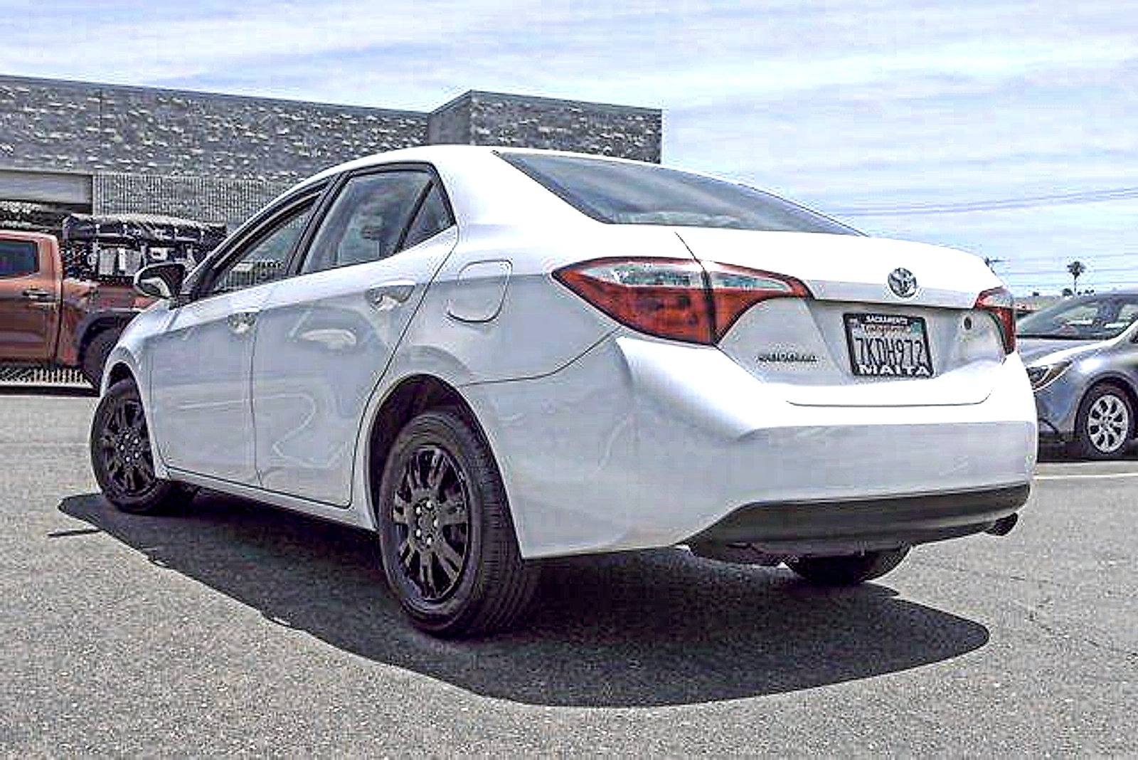 Used 2015 Toyota Corolla L FWD image 7
