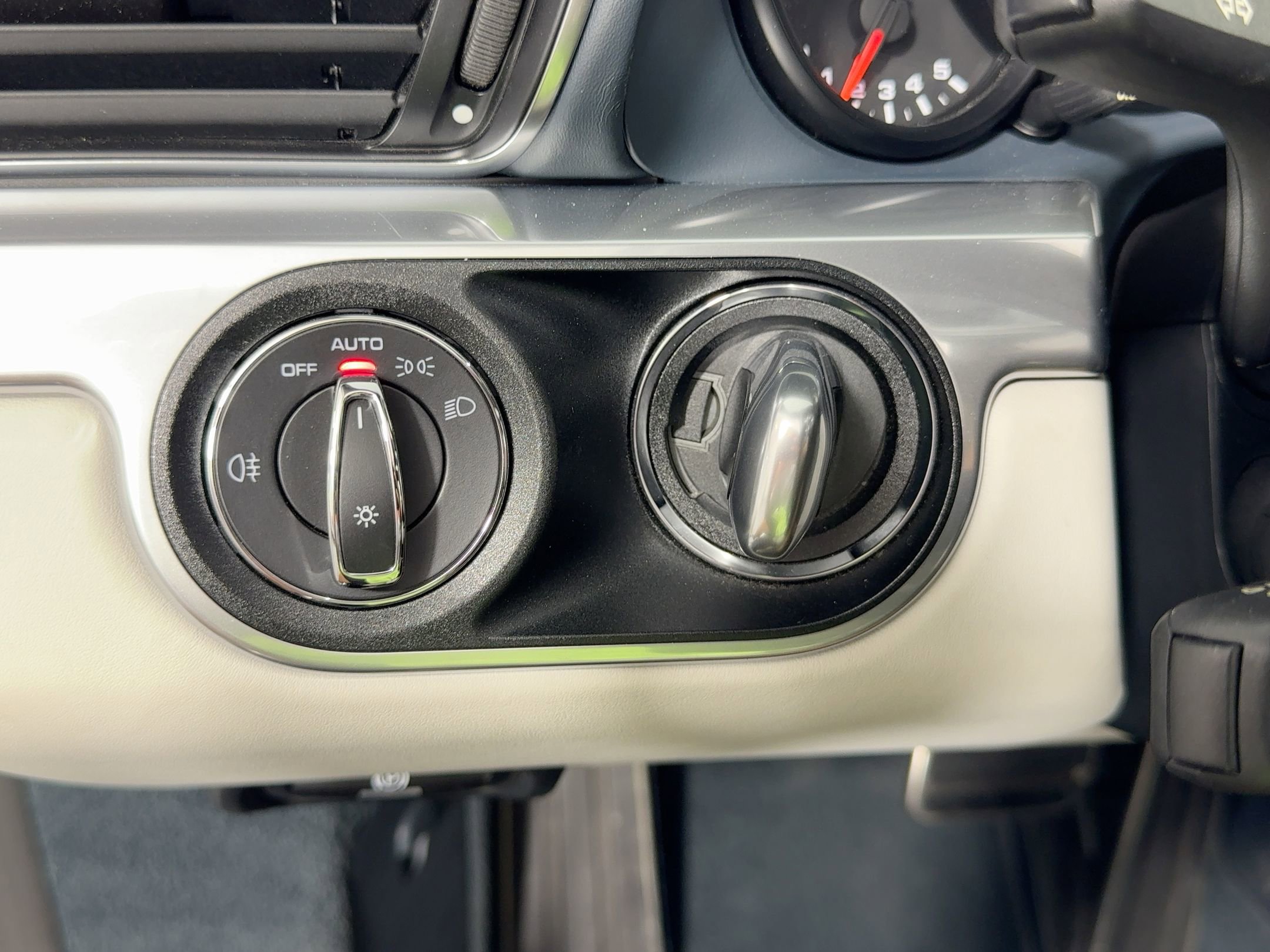 Certified 2018 Porsche 911 Carrera S image 25