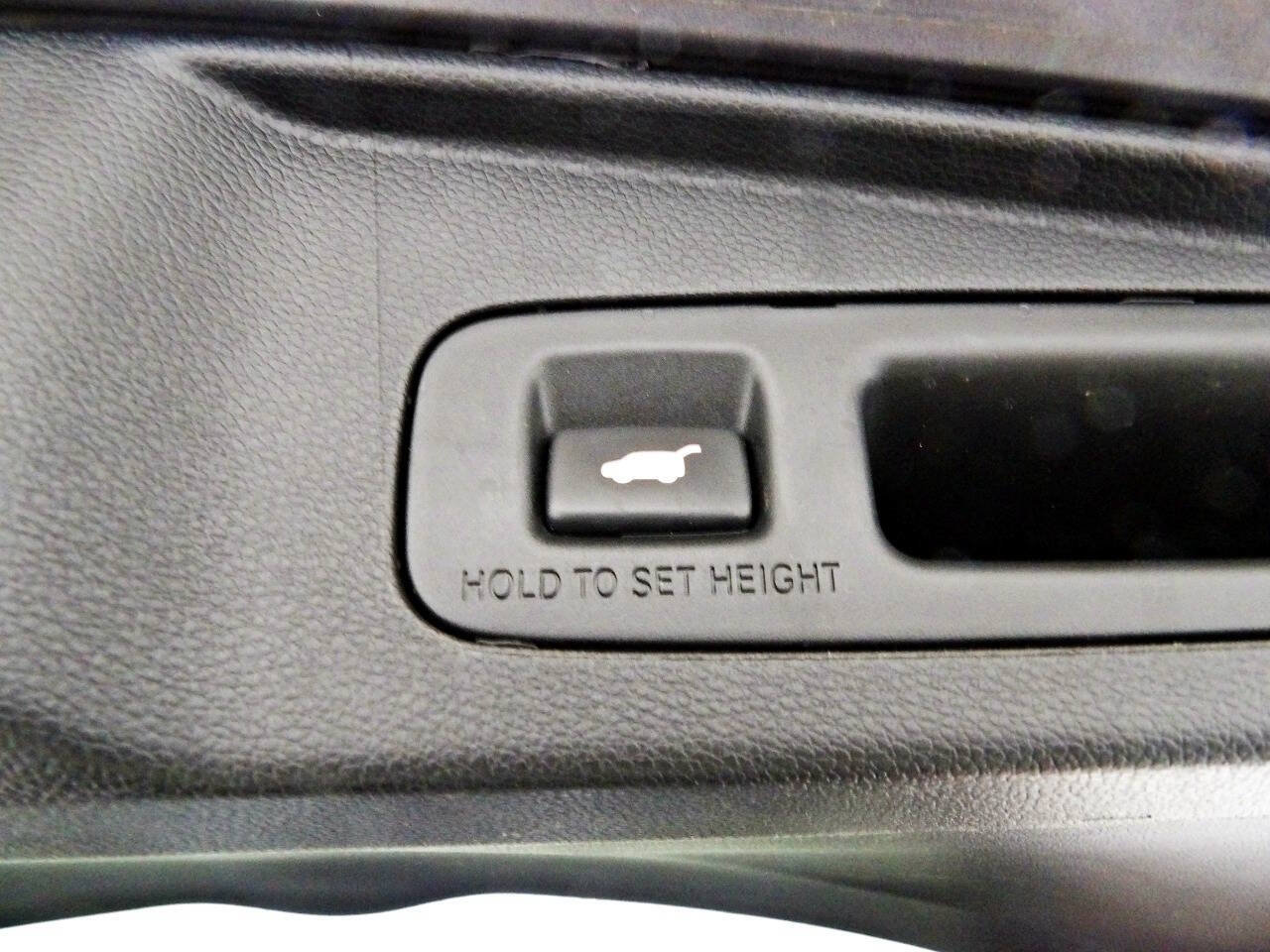 Used 2017 Honda CR-V Touring image 14