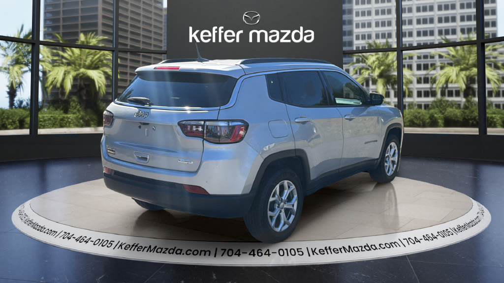 Used 2024 Jeep Compass Latitude AWD/4WD image 7