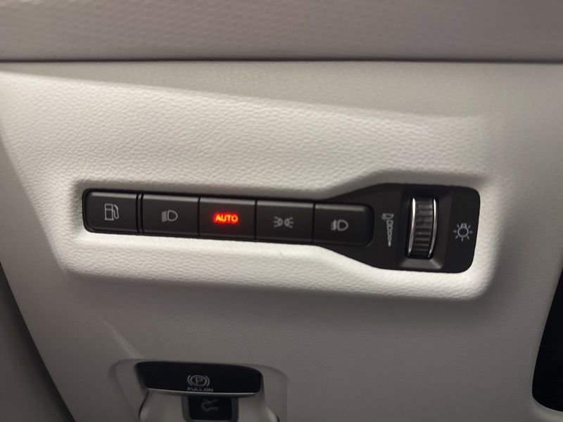 New 2026 Jeep Cherokee Limited image 25