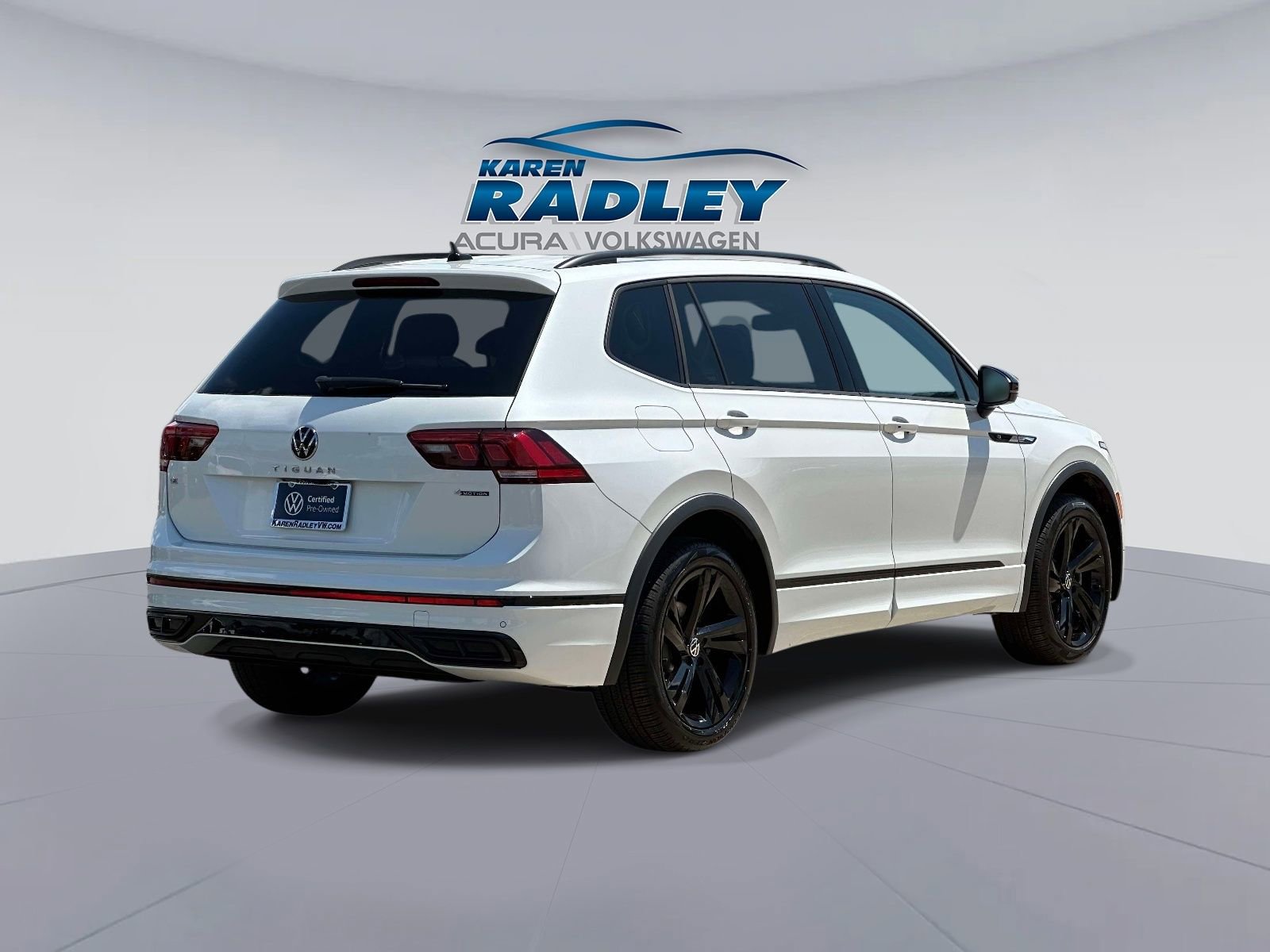 Certified 2024 Volkswagen Tiguan SE R-Line AWD/4WD image 2