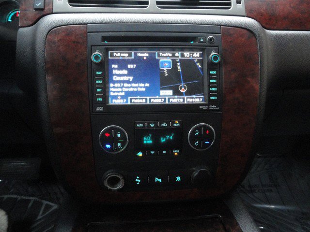 Used 2010 Chevrolet Suburban LTZ image 14