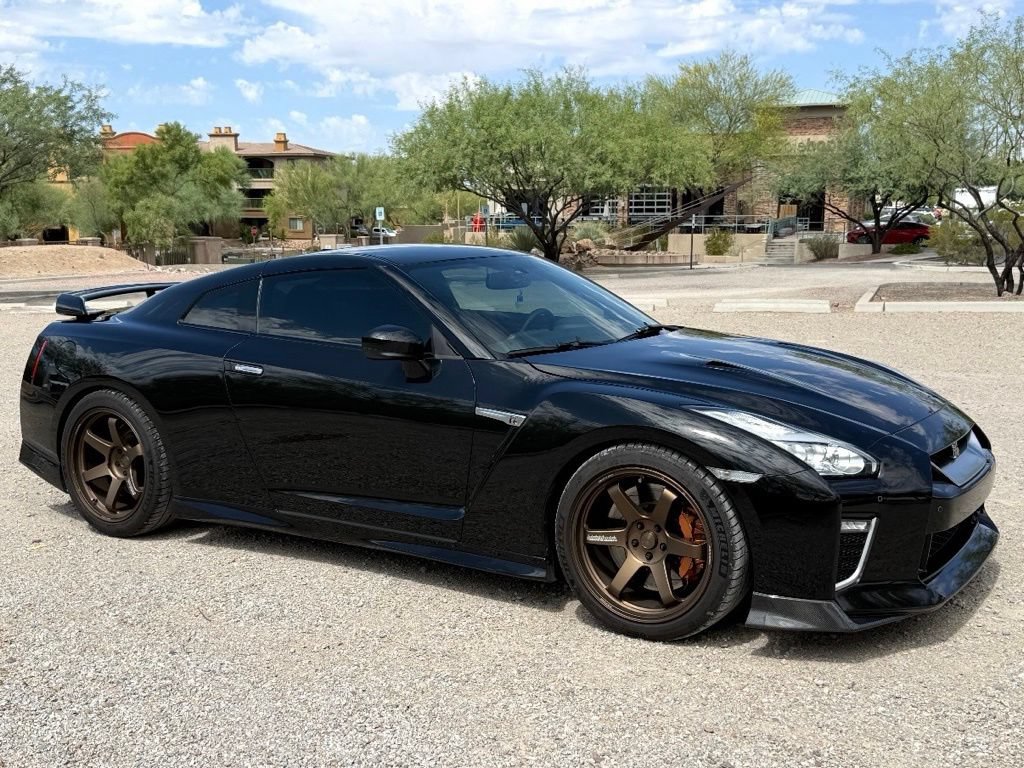 Used 2020 Nissan GT-R Premium w/ Premium Interior Package AWD/4WD image 3
