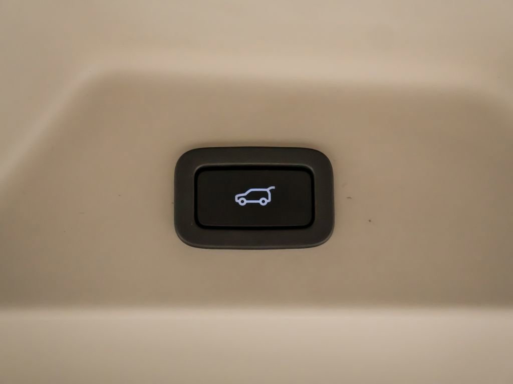 Used 2016 Land Rover Range Rover HSE image 15