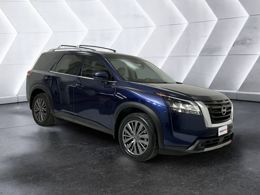 Used 2024 Nissan Pathfinder SL w/ SL Premium Package FWD image 1