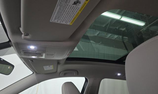 Used 2022 Volkswagen Atlas SE w/ Panoramic Sunroof Package image 7