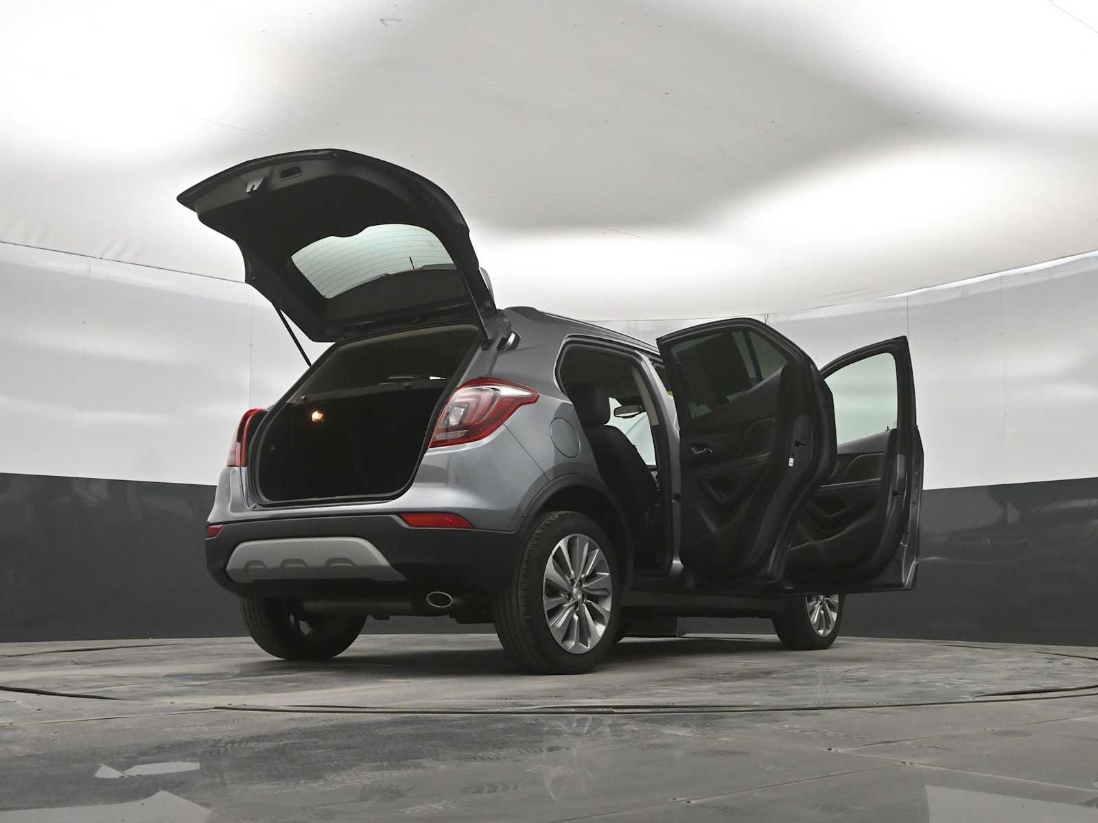 Used 2020 Buick Encore Preferred FWD image 46