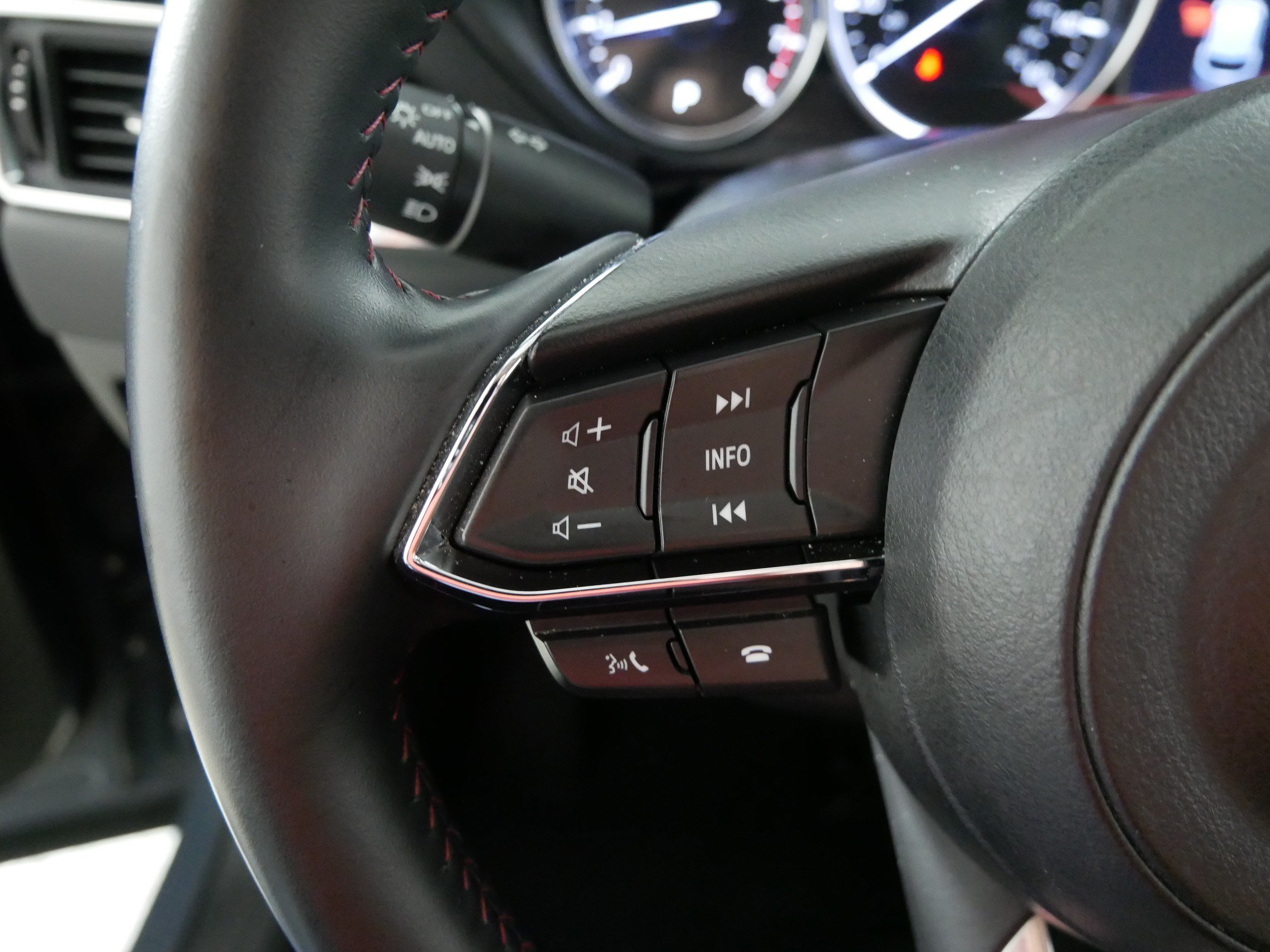 Certified 2025 MAZDA CX-5 Carbon Edition AWD/4WD image 28