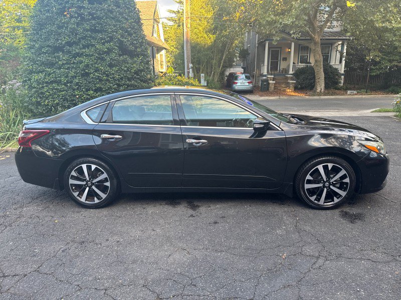 Used 2018 Nissan Altima FWD image 5