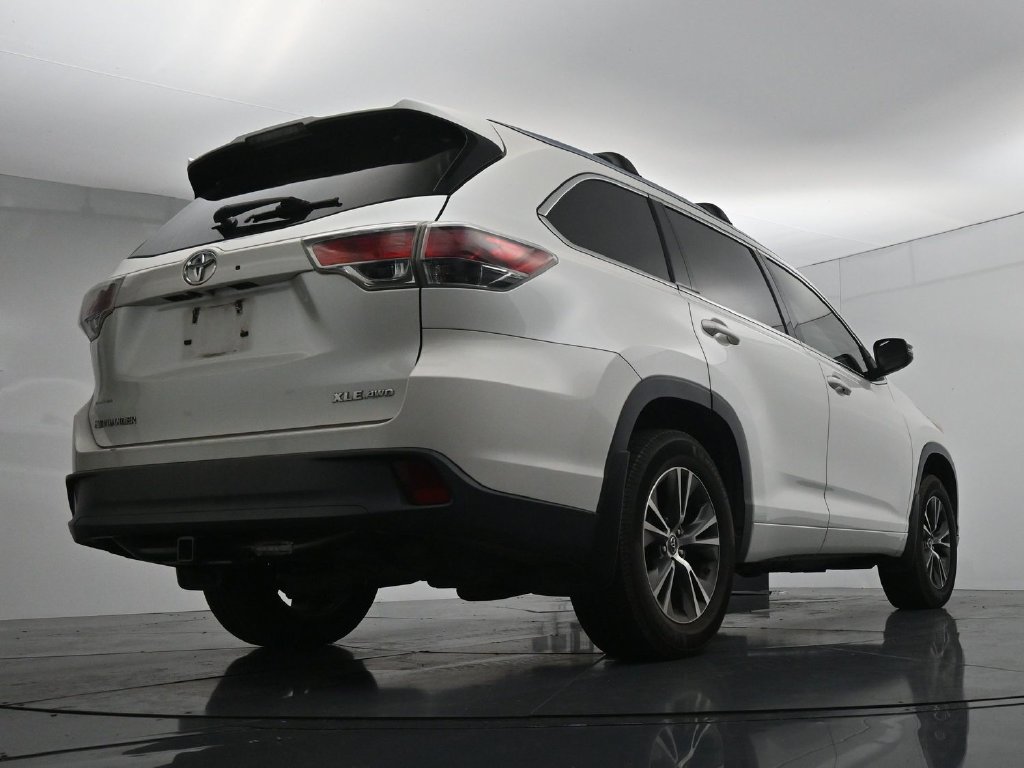 Used 2016 Toyota Highlander XLE AWD/4WD image 22
