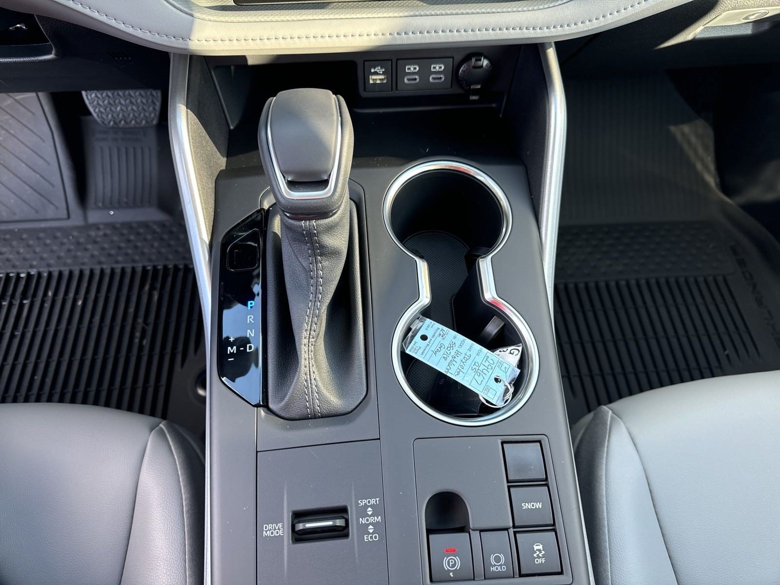 New 2025 Toyota Highlander XLE FWD image 21