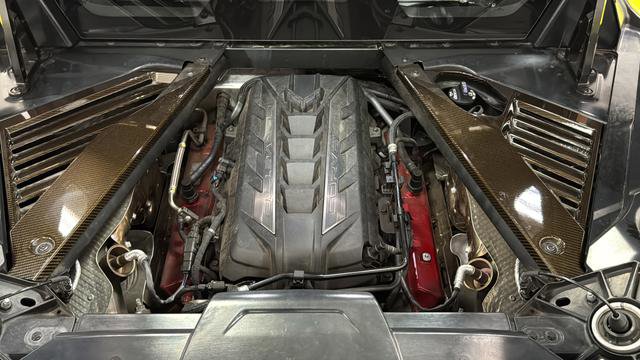 Used 2021 Chevrolet Corvette Stingray Premium Cpe w/ Z51 Performance Package RWD image 30