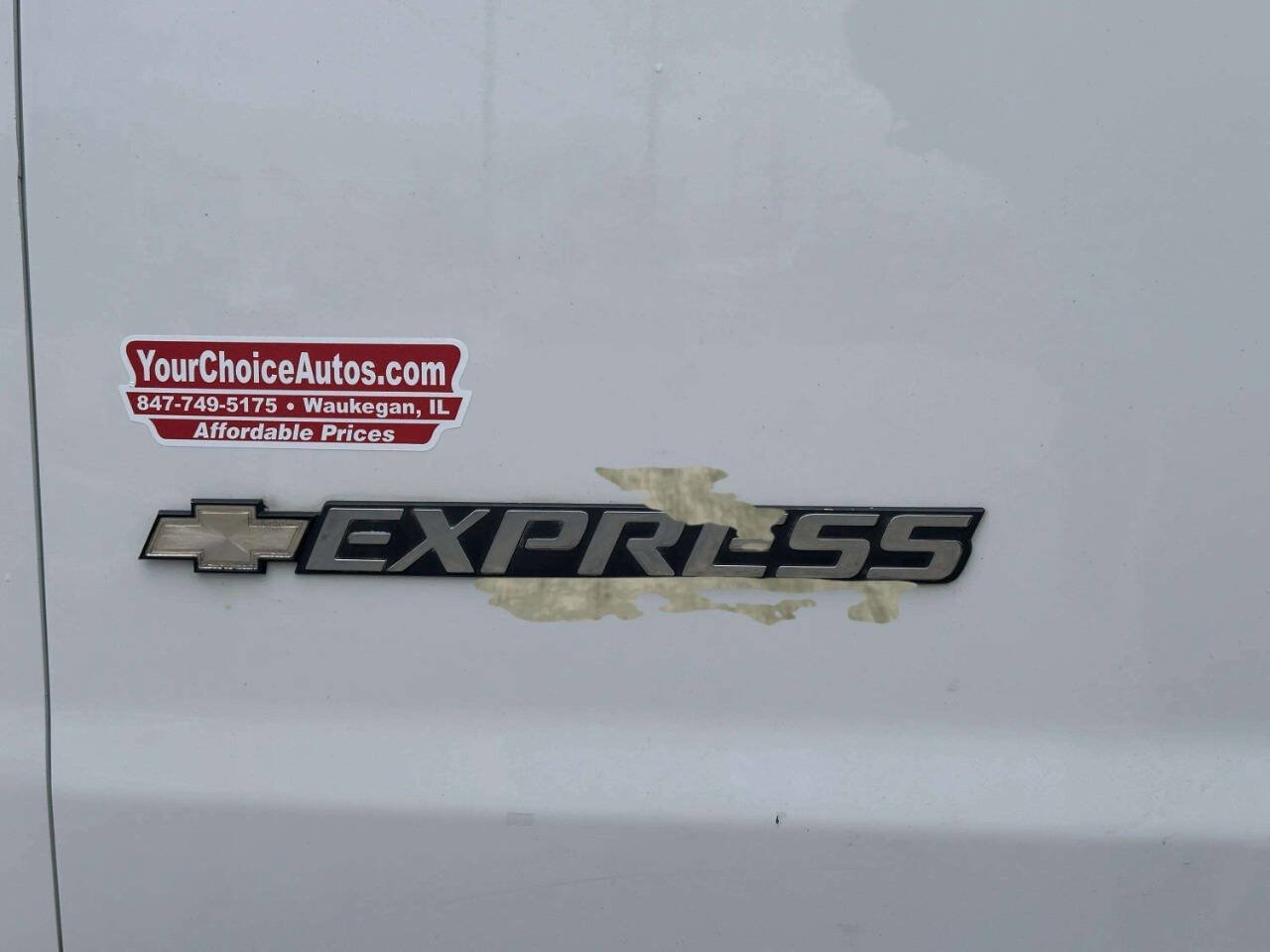 Used 2020 Chevrolet Express 2500 Extended w/ Driver Convenience Package RWD image 32