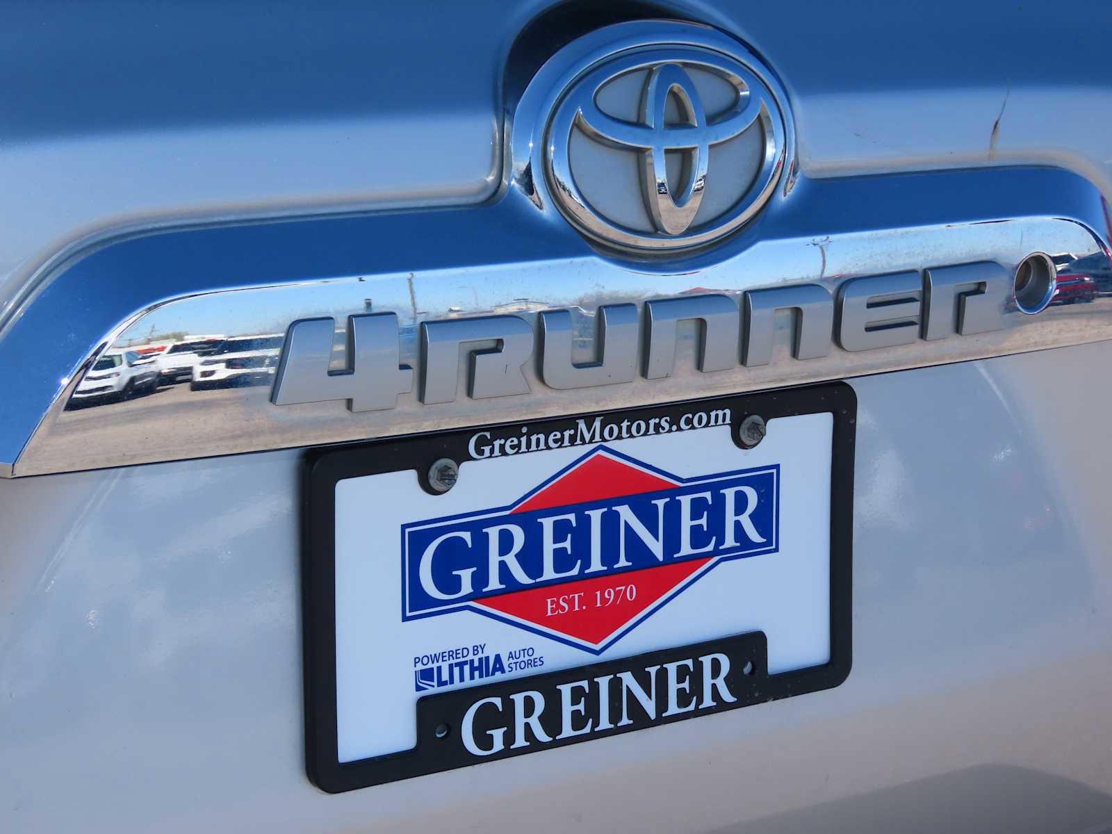 Used 2010 Toyota 4Runner SR5 AWD/4WD image 12