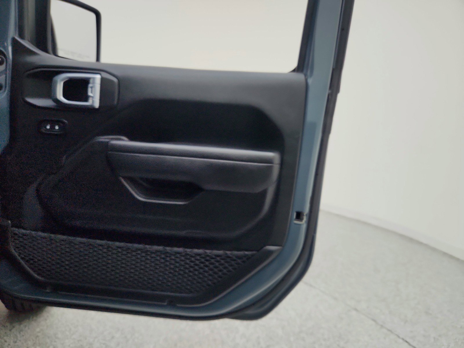 Used 2024 Jeep Wrangler Sport S image 24