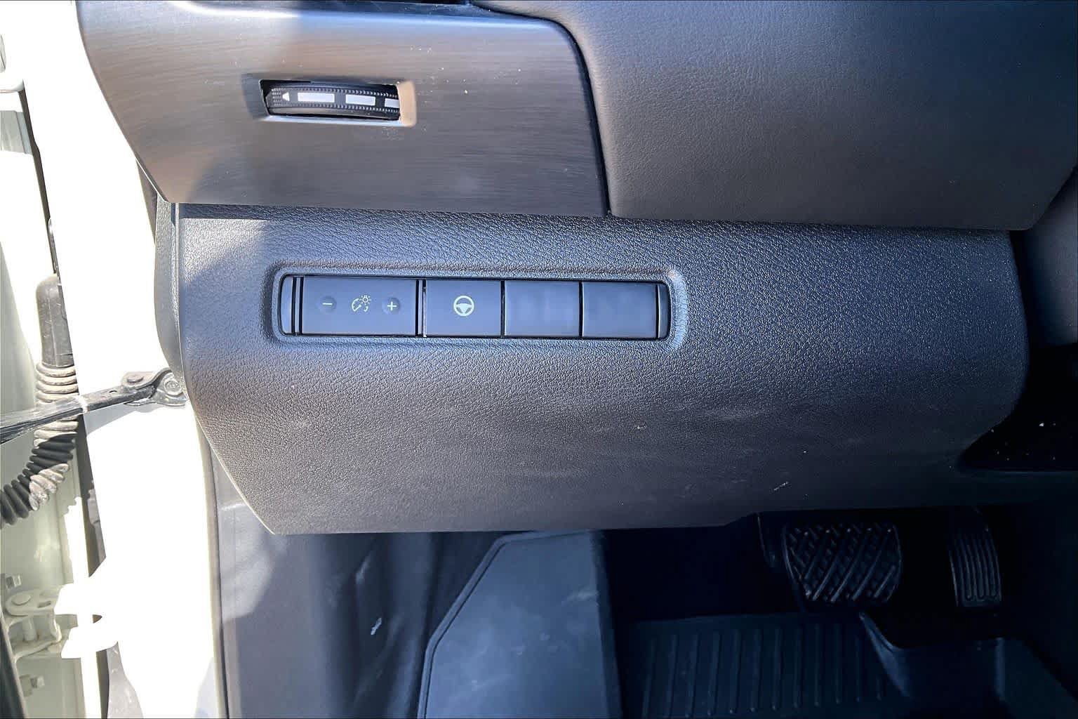Used 2024 Nissan Pathfinder Rock Creek AWD/4WD image 33