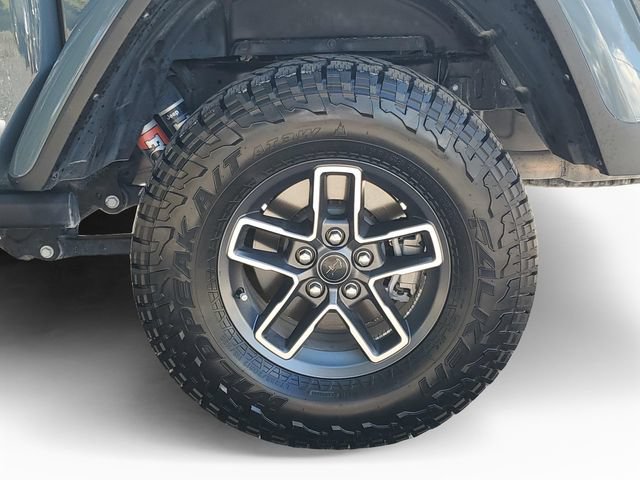 Used 2025 Jeep Gladiator Mojave w/ Convenience Group AWD/4WD image 36