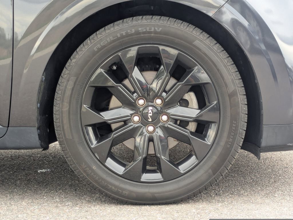 Used 2022 Kia Carnival SX FWD image 11