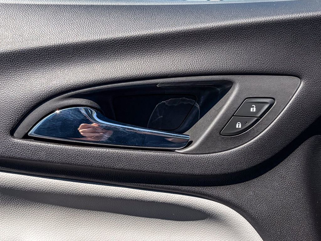 Used 2022 Chevrolet Equinox LS w/ LS Convenience Package image 42