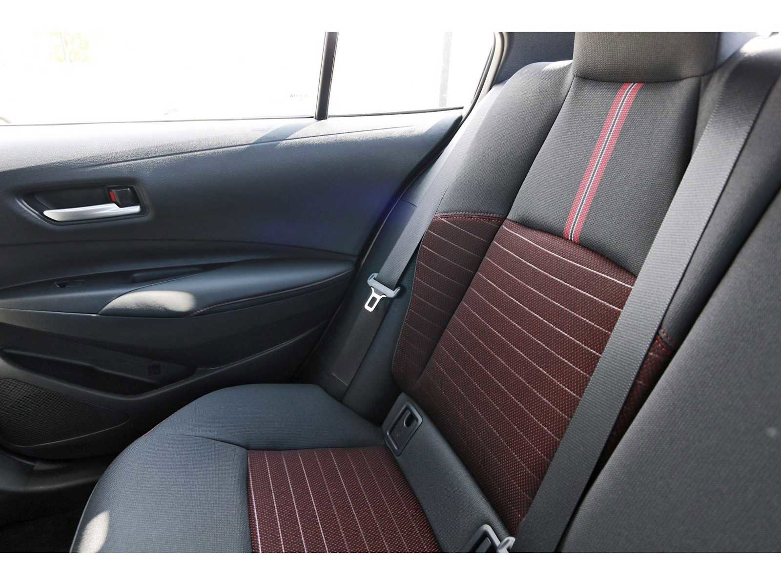 Used 2025 Toyota Corolla SE image 9