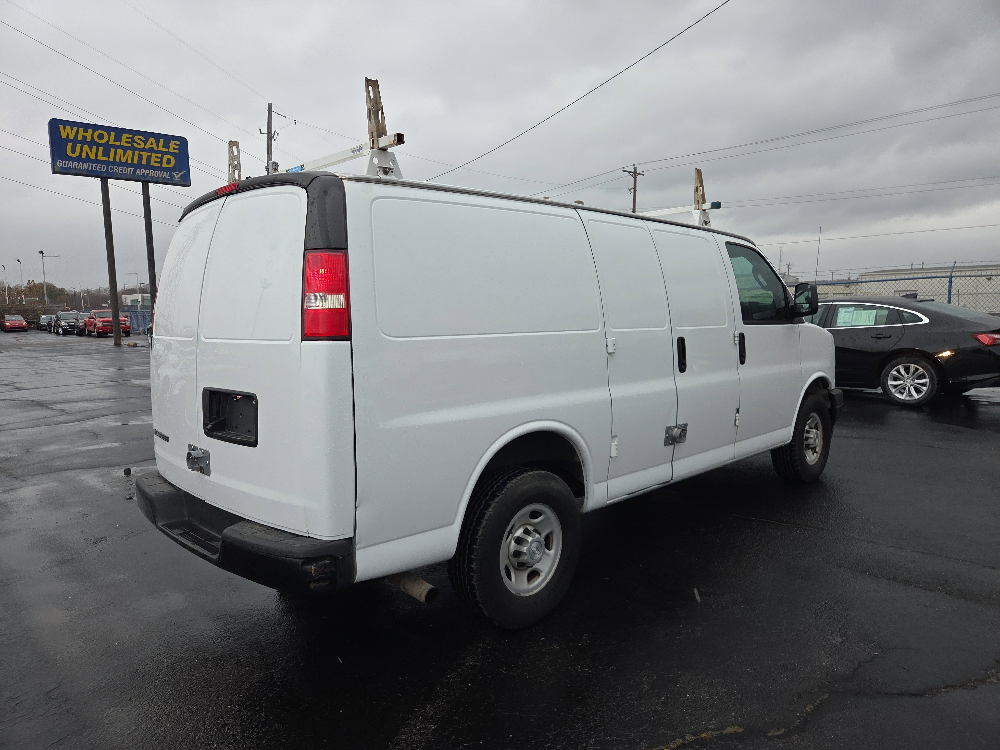 Used 2017 Chevrolet Express 2500 image 5