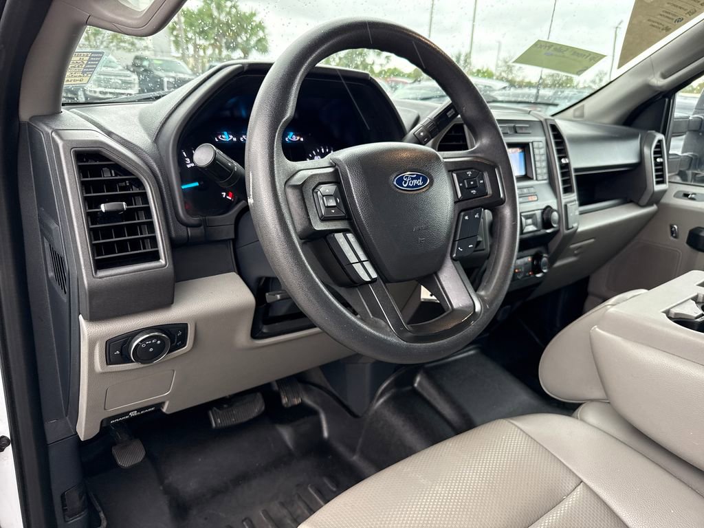 Used 2022 Ford F250 XL w/ Power Equipment Group image 5