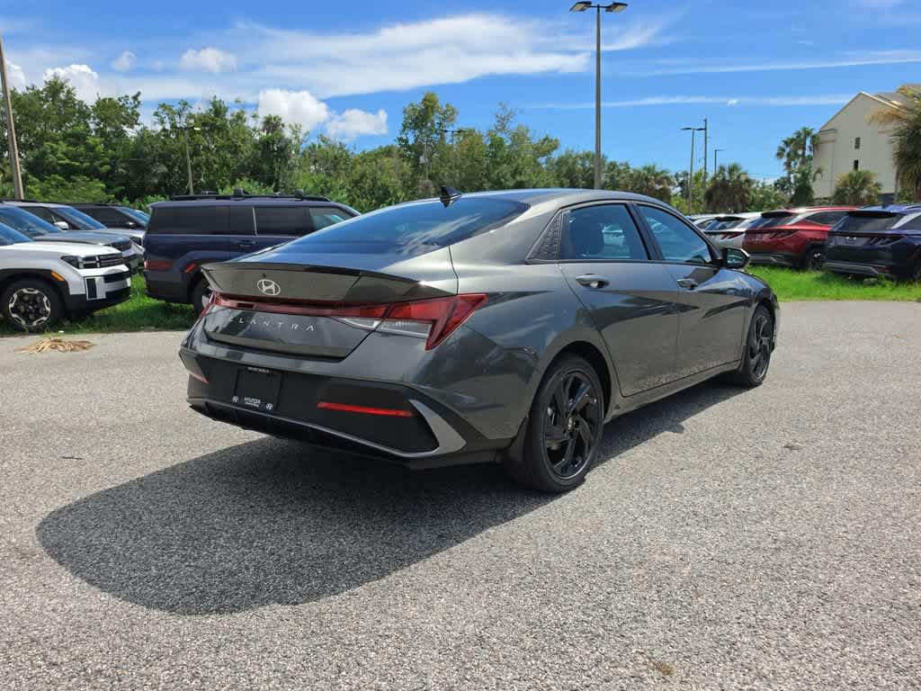 New 2026 Hyundai Elantra SEL Sport FWD image 7