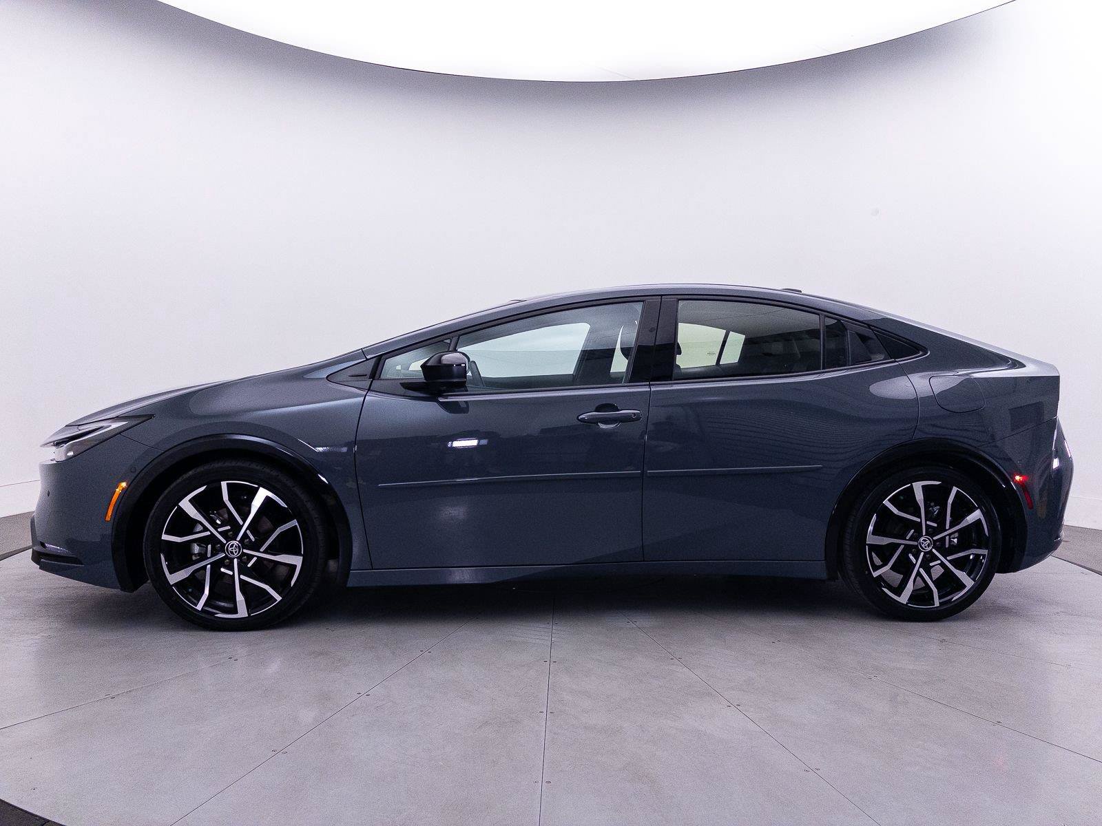 Used 2023 Toyota Prius Prime Premium w/ Advanced Technology Package FWD image 43