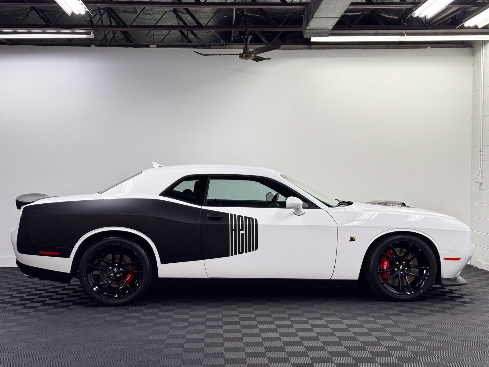 Used 2021 Dodge Challenger R/T Scat Pack w/ Shaker Package RWD image 4