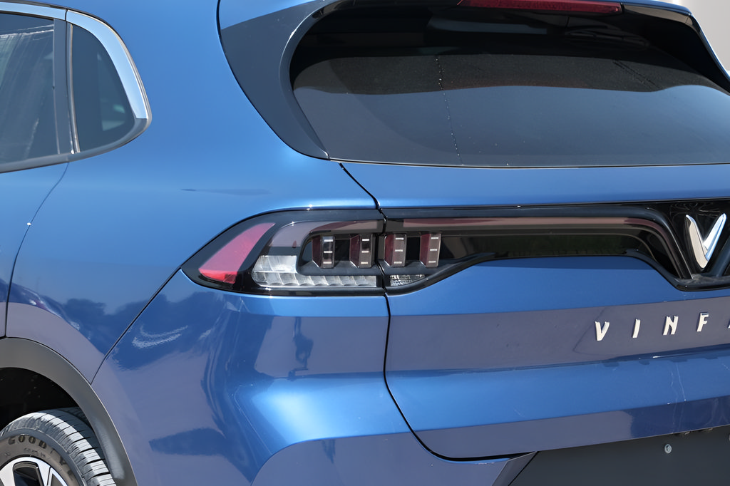 New 2025 VinFast VF 8 Plus AWD/4WD image 33